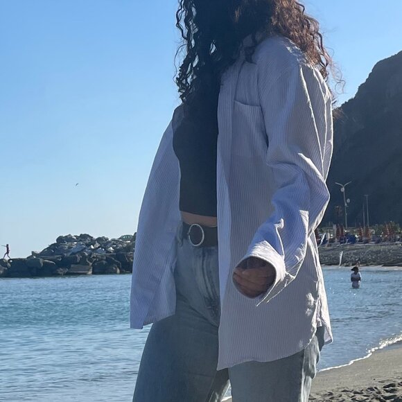 Brandy Melville Blue and White Striped Button Up Long Sleeve Shirt | One Size - Picture 1 of 3